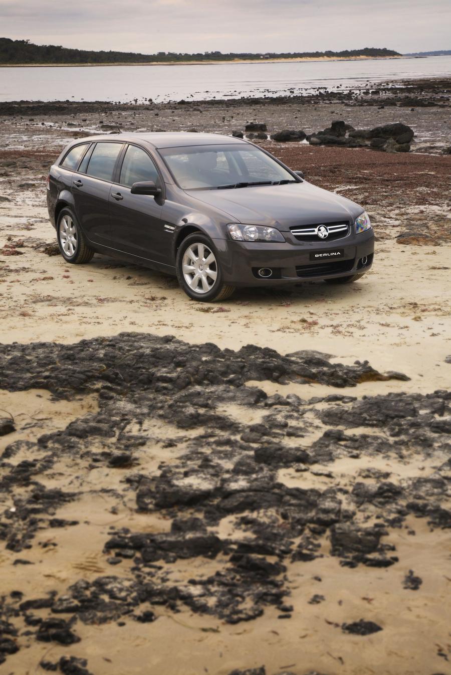  Holden Commodore VE Berlina Sportwagon 2008 года  (фото 16 из 21)